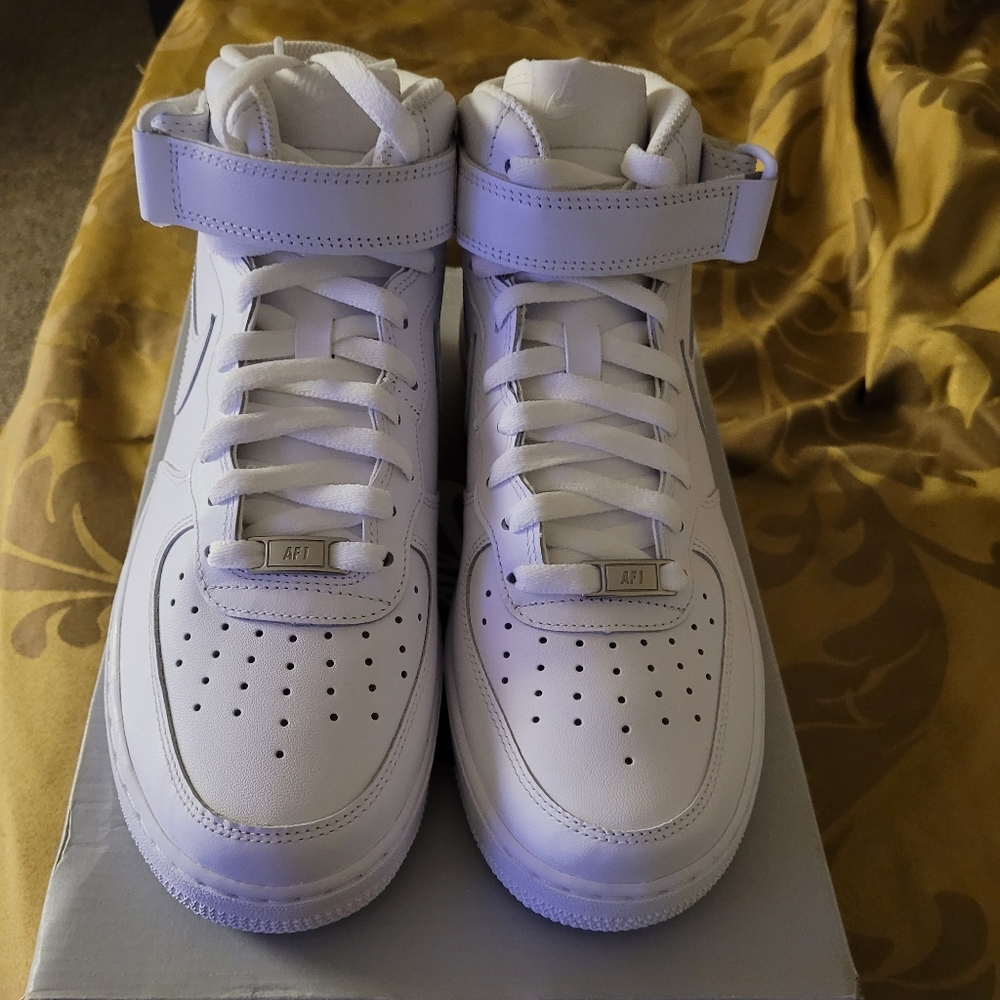 Authentic Air Force 1 Mid 07